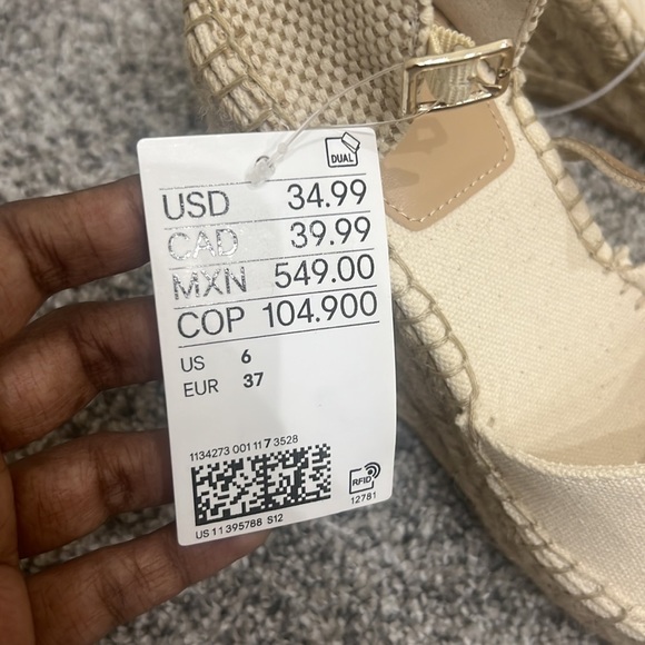 Brand new cream color wedge sandals - Picture 7 of 8